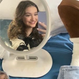 Meet your Posher, Addie